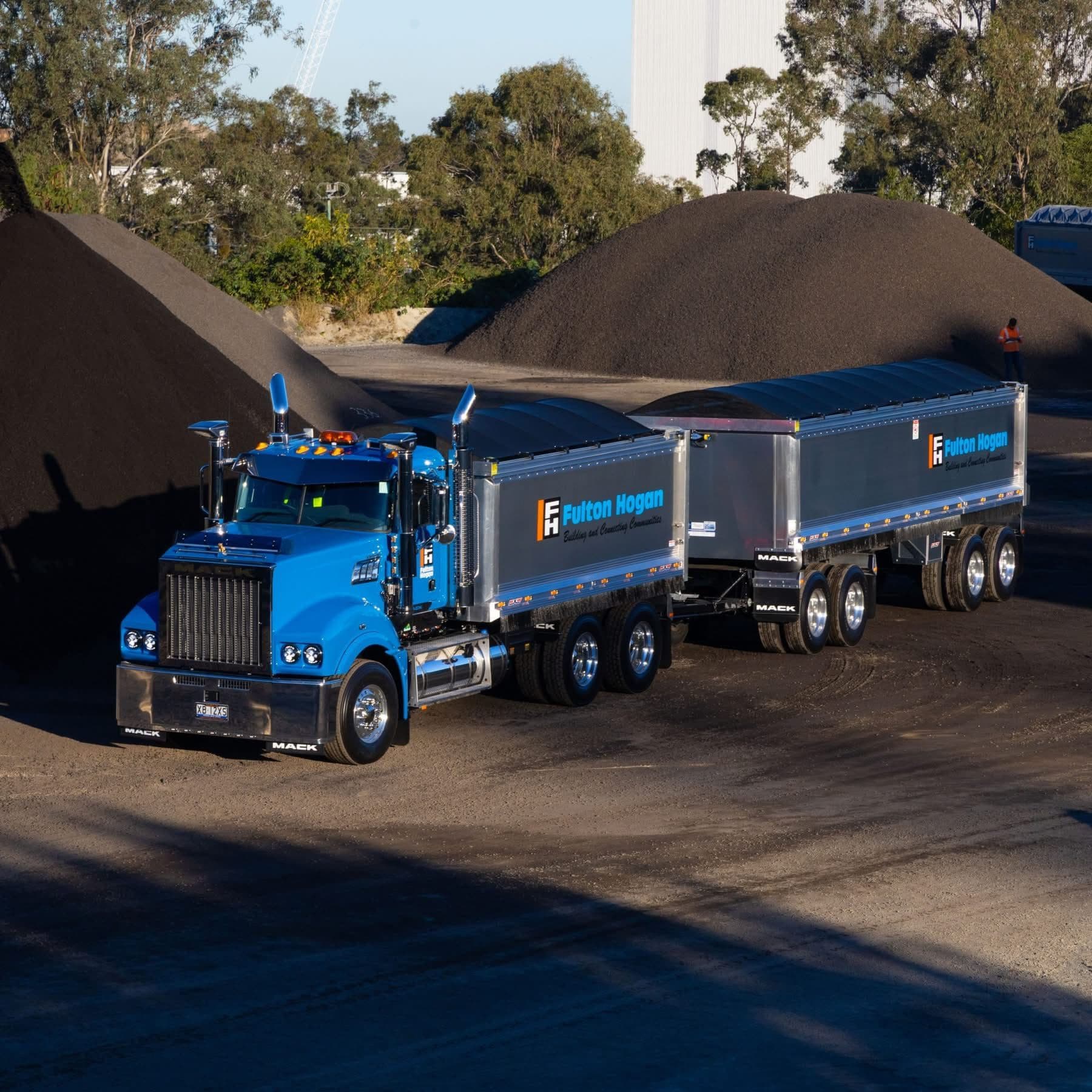 Blue Kenworth at stockpiles — approval