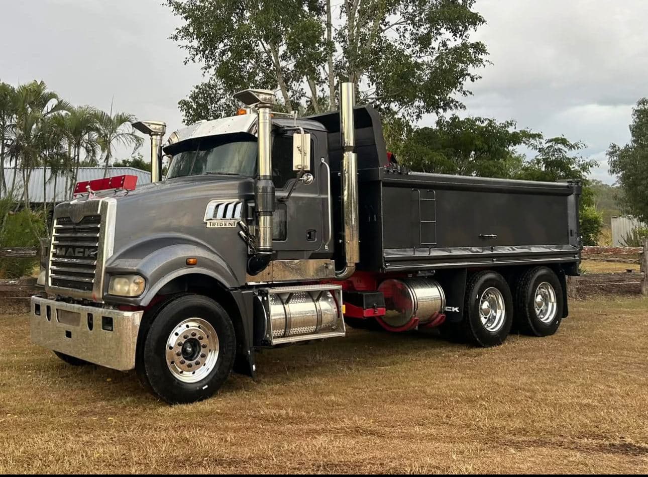 Mack Trident tipper